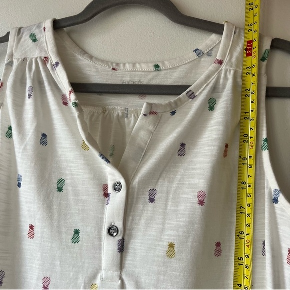 Ricki’s basics sleeveless pineapple print Henley tank top size small summer - Picture 8 of 11